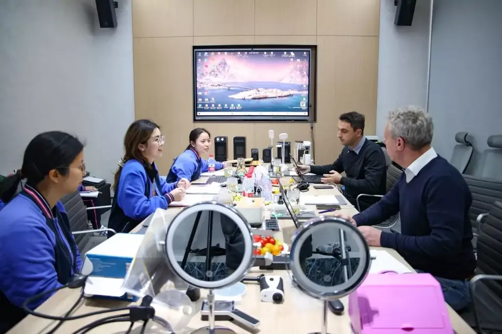 ROYAL UNION product team discussing sourcing requirements with international retail buyers